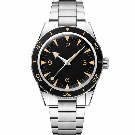 Classic watch with black dial and bezel, stainless steel case and bracelet, 41mm size